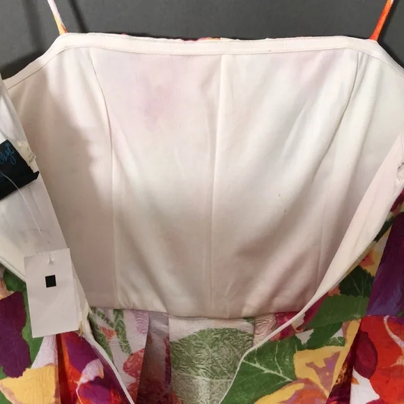 Gabby Skye floral dress. Size 12, - Picture 5 of 7